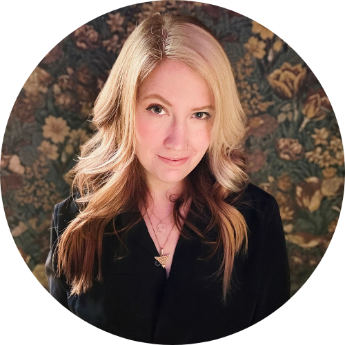 Ashley Poston author.